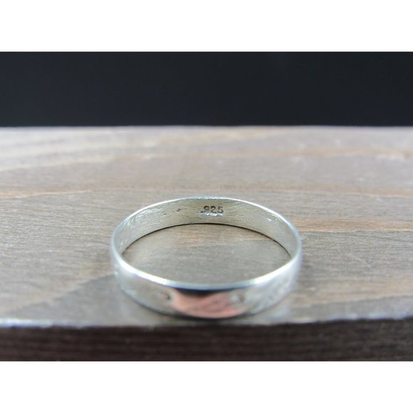 Size 4.75 Sterling Silver Petite Worn Ocean Waves Band Ring - Picture 3 of 6